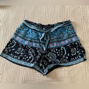 LOFT Summer Shorts with Tie Belt and pockets - Large - EUC